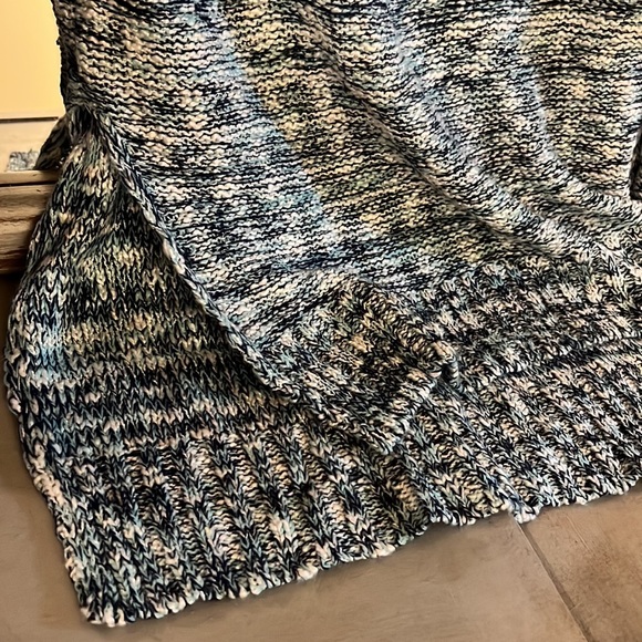 Arizona Sweater - Picture 2 of 3